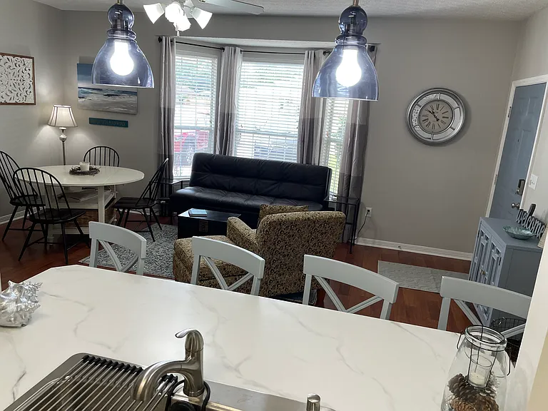 51 Chatelaine Cir — Photo 5