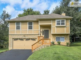 9116 Oak St, Kansas City, MO 64114