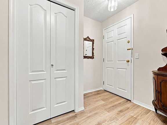3rd image of 10 SE Sierra Morena Mews SW #308