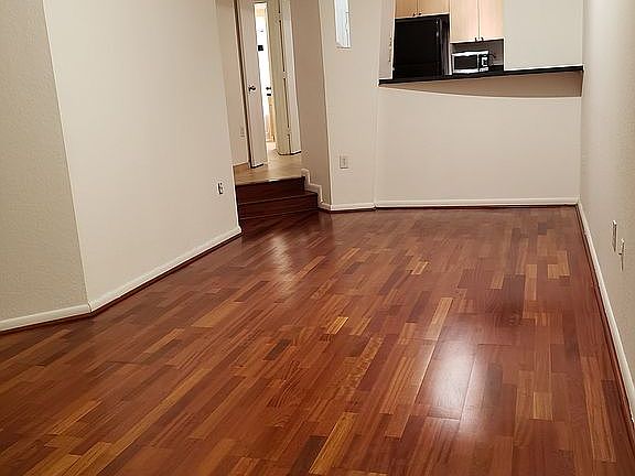 2nd image of 2411 W Horatio St Unit 521