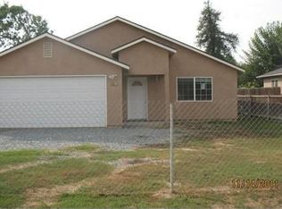 261 S Maple St, Pixley, CA 93256