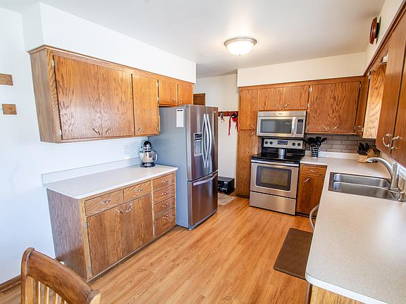 5th image of 1217 Douglas Ave