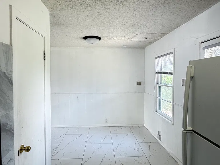 1109 E Inwood Dr — Photo 8