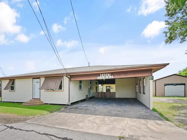 23057 Pine St, Vacherie, LA 70090