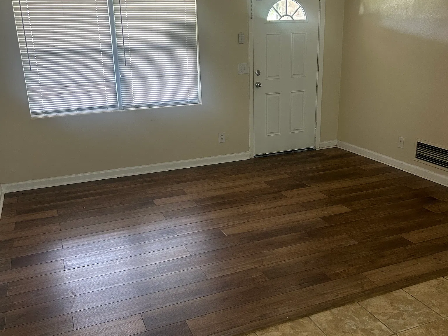 4 bed, 1.5 bath, 1186 sqft, $1,850 — Photo 4