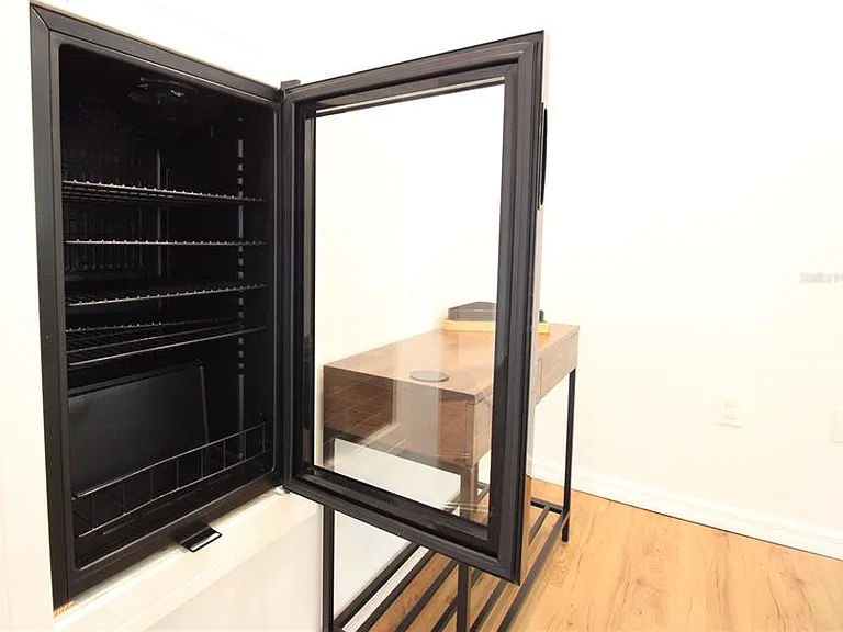 3745 SW 6th Pl — Photo 11