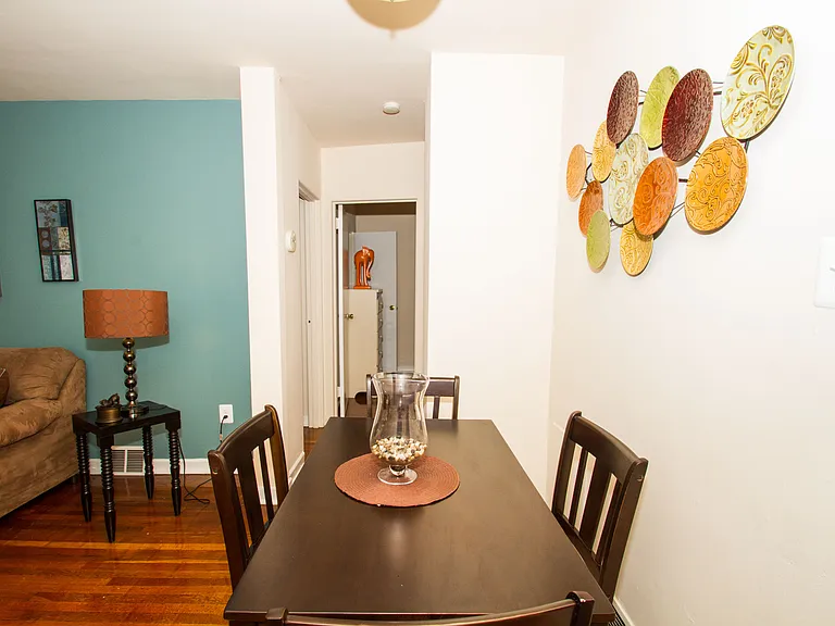 Washington Park Apartments — Photo 7