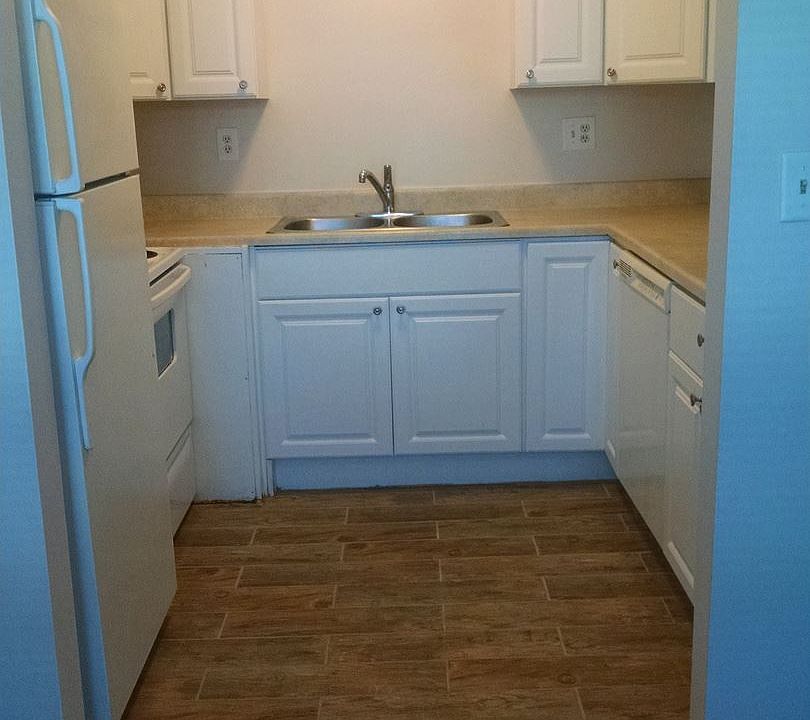 1st image of 4311 Centennial Ct APT 07