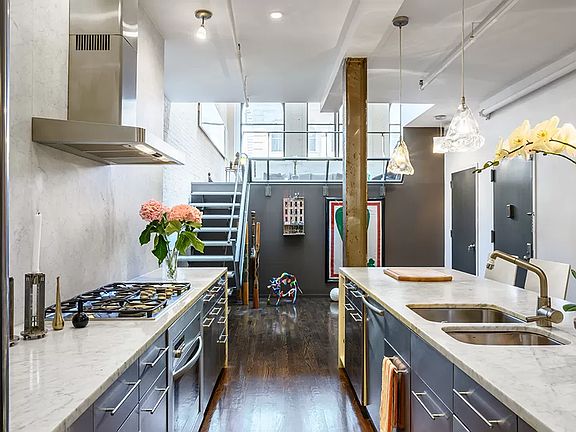 4th image of 81 White St APT 5W