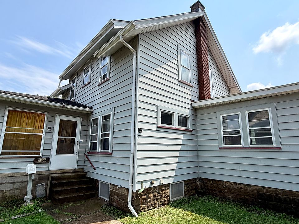 View from front yard / side street
