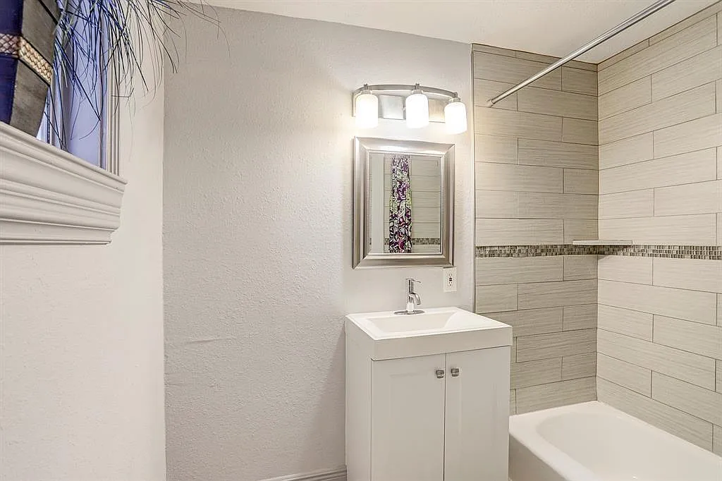 1 bed, 1.0 bath, $1,325 — Photo 3