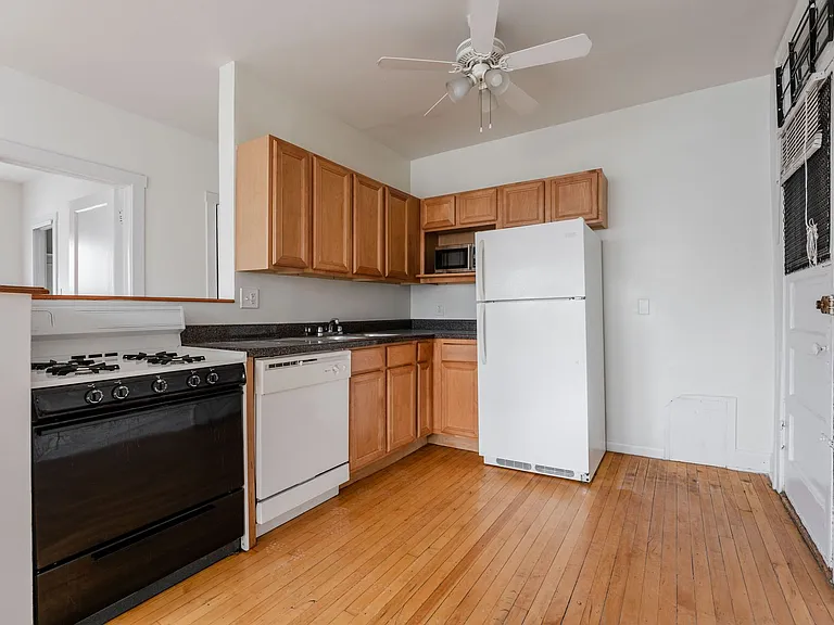 2209 W Byron St #1 — Photo 5
