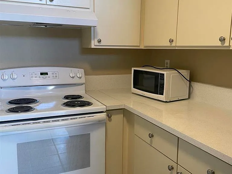 1729 Hollister St #15 — Photo 5