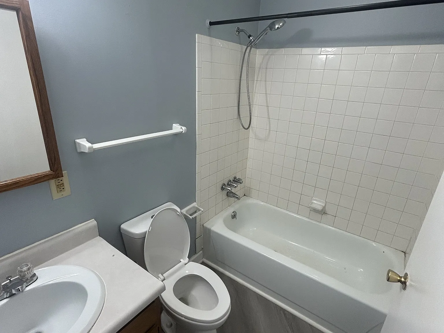 392 Shelby Avenue - Unit 3 — Photo 3