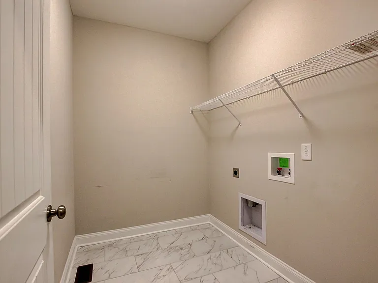 230 Cotoneaster Ln — Photo 53