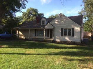 3320 SW 17th St, Topeka, KS 66604