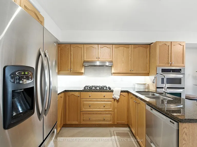 442 Maple Ave #7 — Photo 11