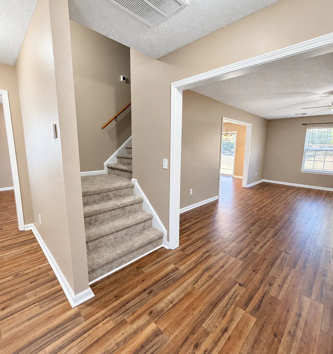 4 bed, 2.5 bath, 2090 sqft, $2,100 — Photo 2