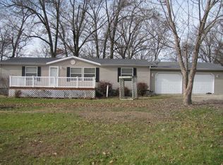 1653 Yards Rd, Salem, IL 62881