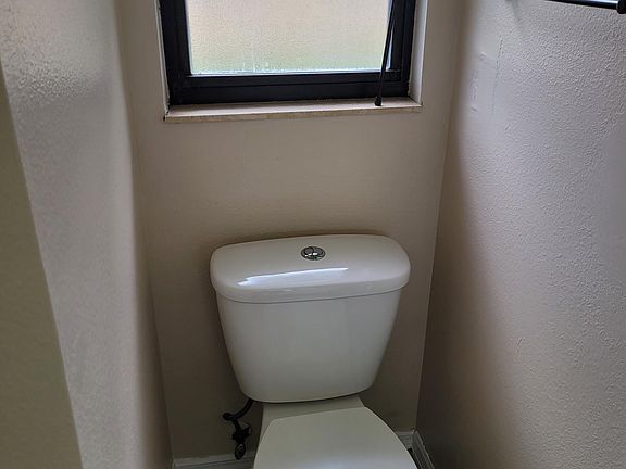 Master bedroom toilet