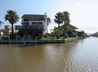 1671 Blue Water Dr, Freeport, TX 77541