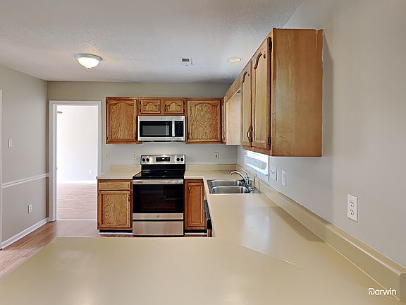 5th image of 4 Delwin Ct