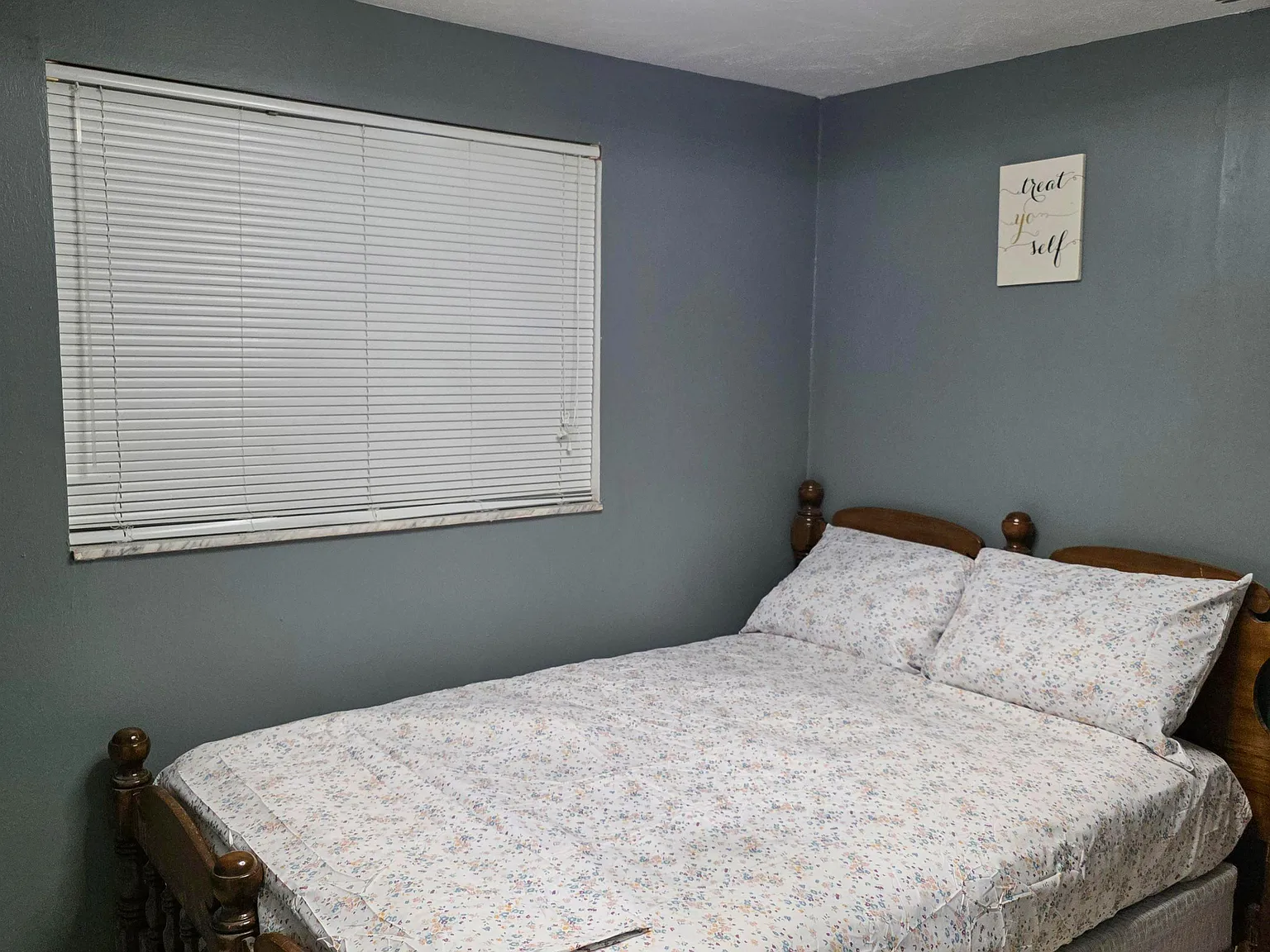 4 bed, 3.0 bath, 1700 sqft, $819 — Photo 1