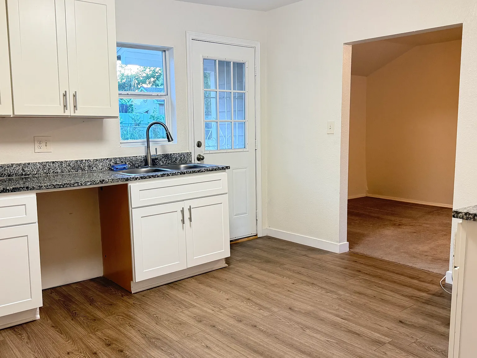 2 bed, 1026 sqft, $1,695 — Photo 3