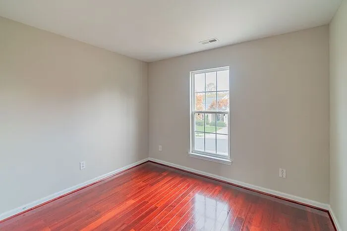 4057 Buckingham Dr — Photo 7