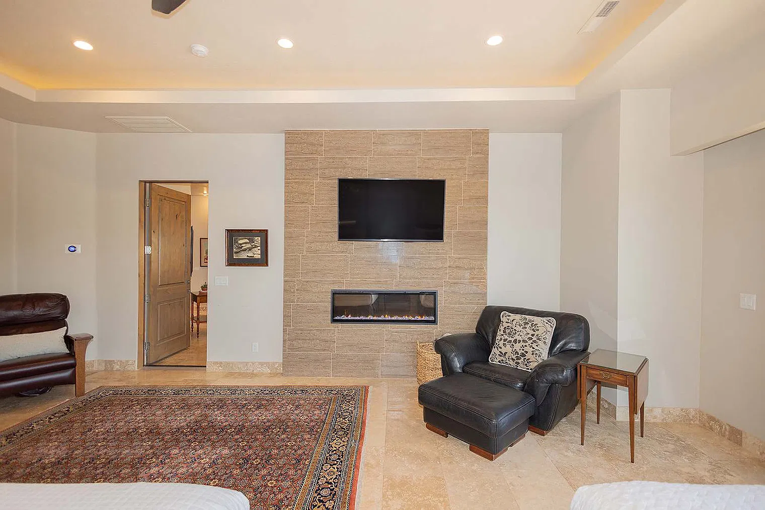 3 bed, 4.0 bath, 2992 sqft, $9,031 — Photo 2