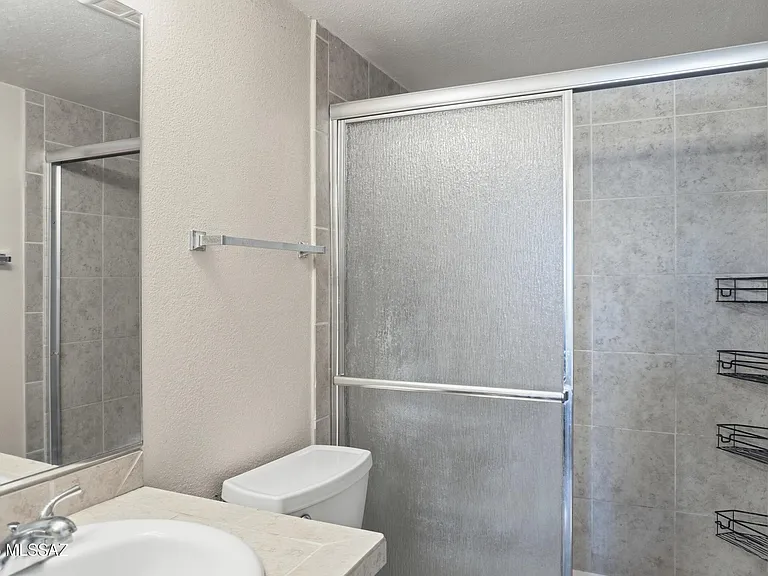 1810 E Blacklidge Dr #416 — Photo 21
