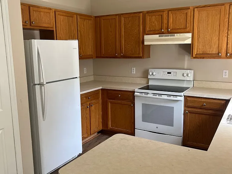 695 Sagamore Dr — Photo 13