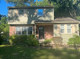 625 S Forklanding Rd, Maple Shade, NJ 08052