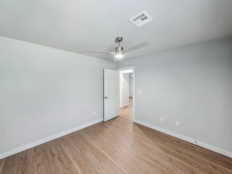 6501 NW Kathleen St — Photo 10