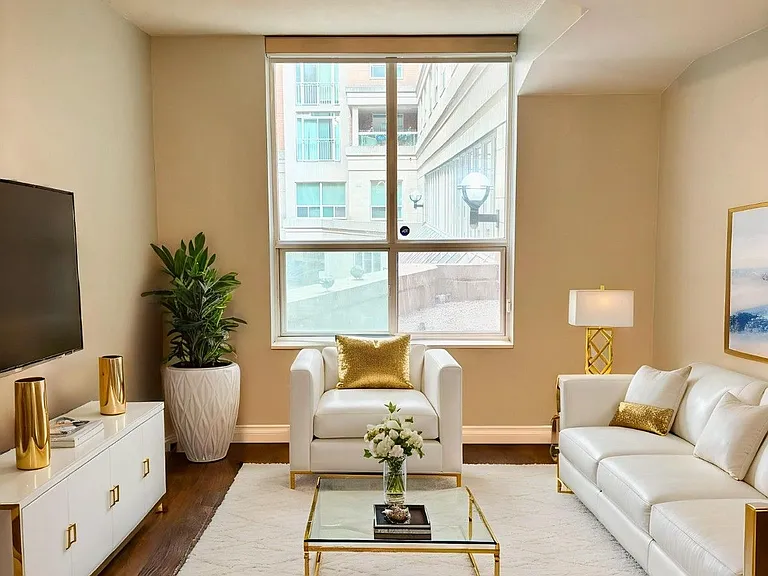 323 Richmond St E #201 — Photo 1