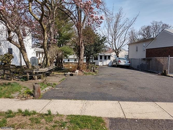 2nd image of 714 4th St