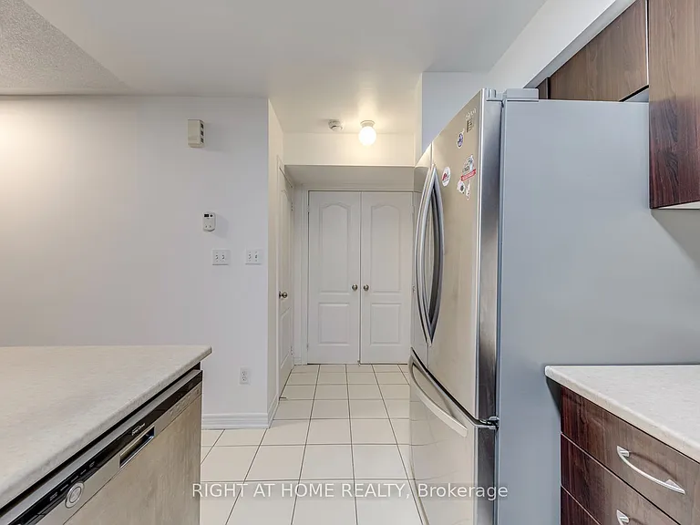 2464 Post Rd #8 — Photo 16