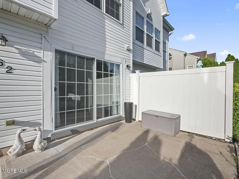 62 Dover Ct — Photo 20