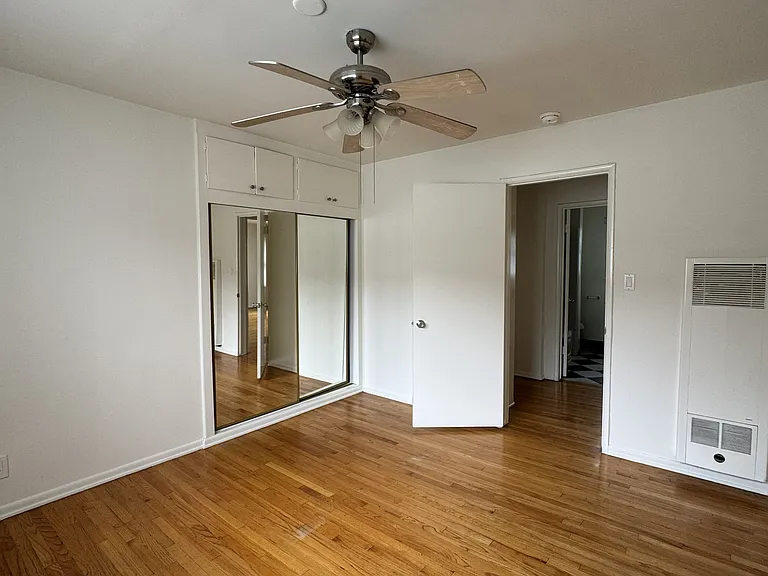 4941 Whitsett Ave #7 — Photo 6