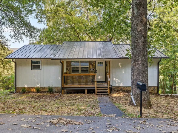 405 Dempsey Ln, Rossville, GA 30741