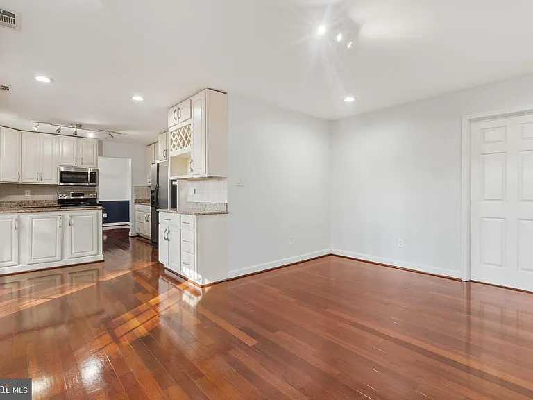 2621 John Milton Dr — Photo 17