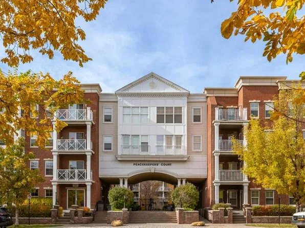 5605 E Henwood St SW #1302, Calgary, AB T3E 7R2