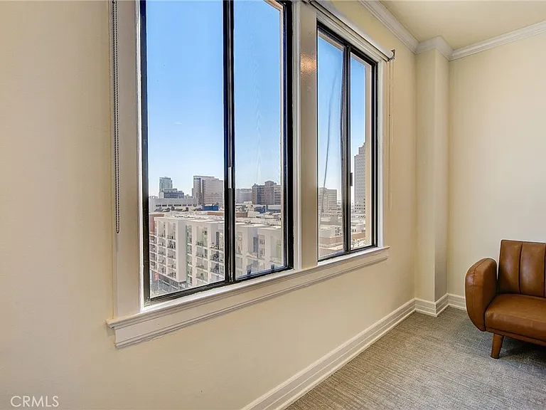 315 W 3rd St #1006 — Photo 14