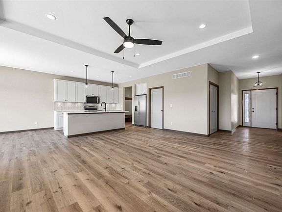 4th image of 1163 Grant Way