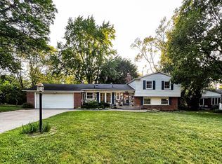 2740 Alveston Dr, Bloomfield Hills, MI 48304