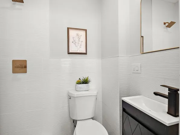 77 Boyd Avenue image 20 of 26