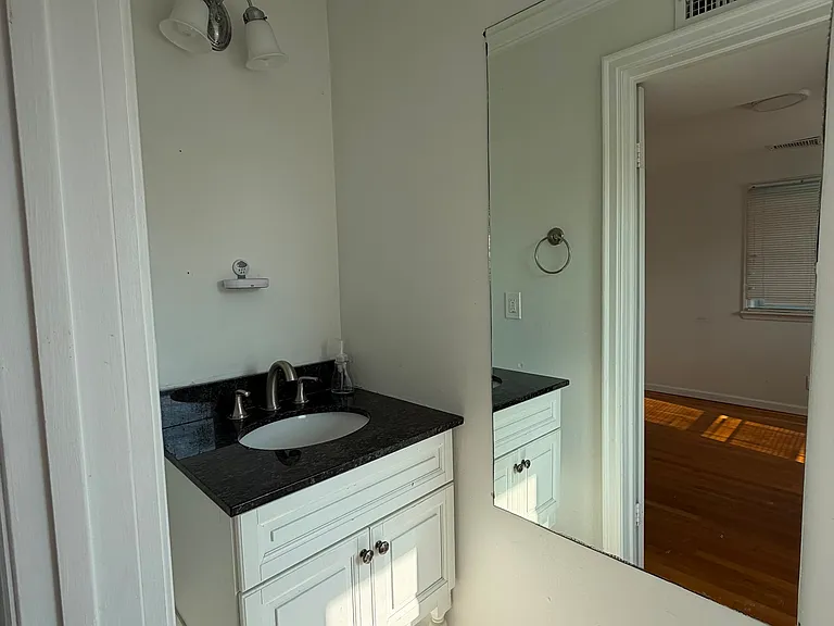 39 Silvermine Ave #2 — Photo 11