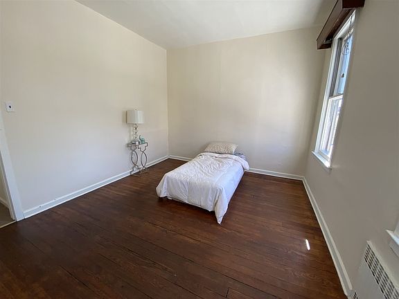 2nd image of 912 Palisade Ave #1