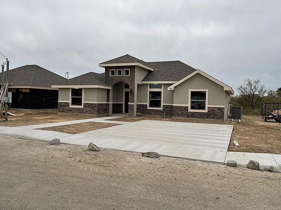 2nd image of 3041 Ariel Dr