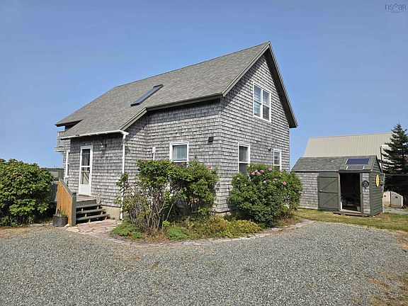 4th image of 1 Bayberry Rd
